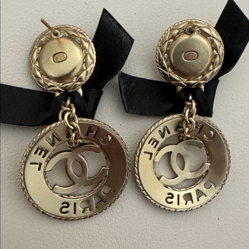 100% Authentic CHANEL Gold and Black Leather Bow Earrings - Picture 2 of 5
